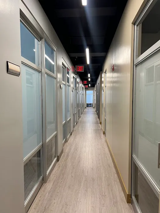 Broadway Suites LLC Picture 2