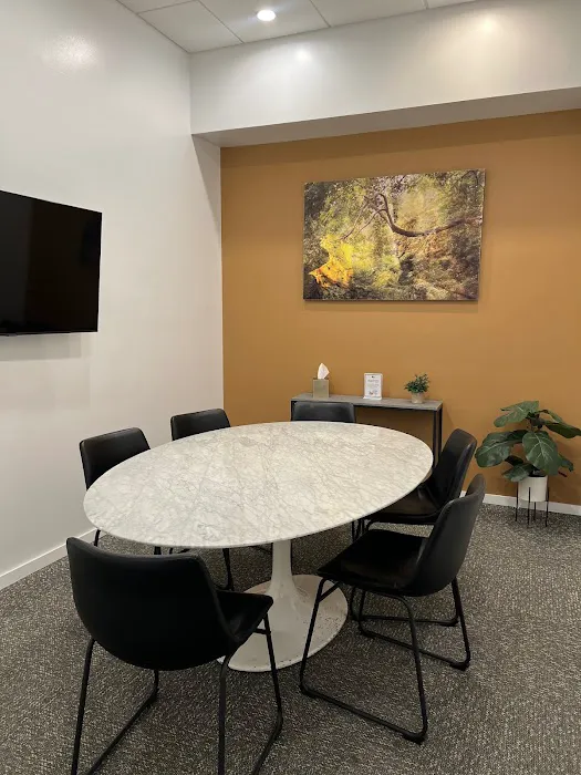 Broadway Suites LLC Picture 4