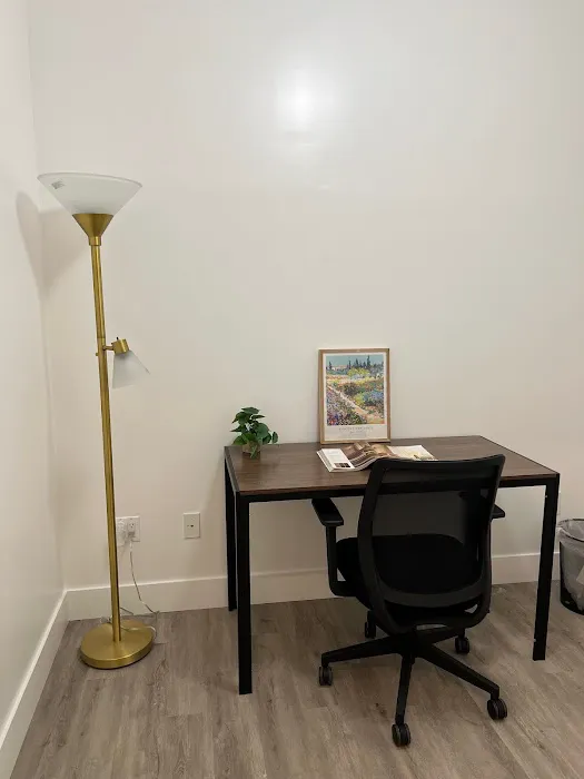 Broadway Suites LLC Picture 5