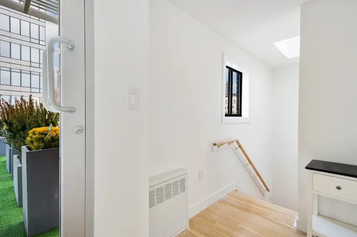 Manhattan Suites | All-Inclusive Furnished Apartments: An Alternative to Hotels, Vacation Rentals, Student Housing Picture 2