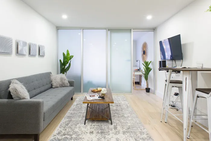 Manhattan Suites | All-Inclusive Furnished Apartments: An Alternative to Hotels, Vacation Rentals, Student Housing Picture 7