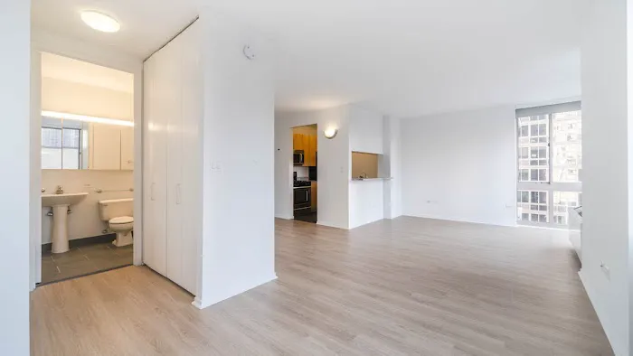 777 6th Avenue Apartments Picture 9