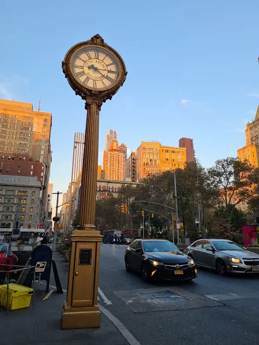 16 Madison Square West Picture 3