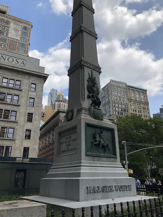 16 Madison Square West Picture 4