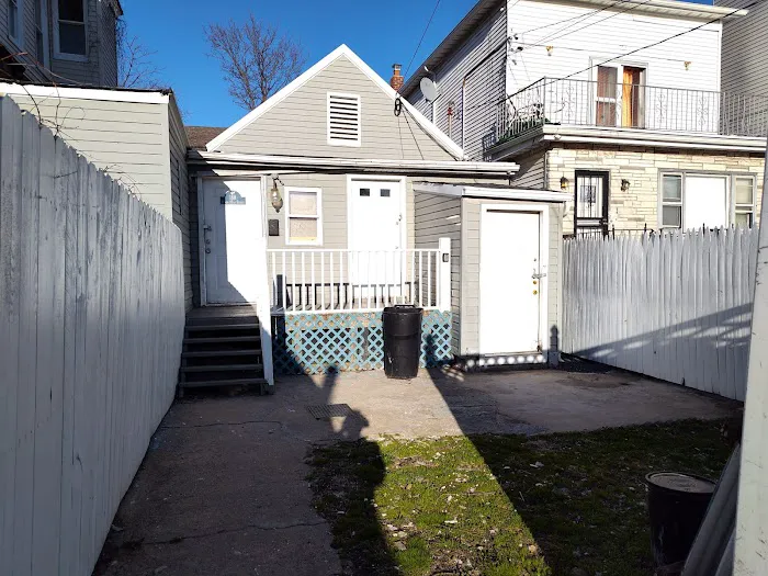 Renken Realty, LLC Picture 9