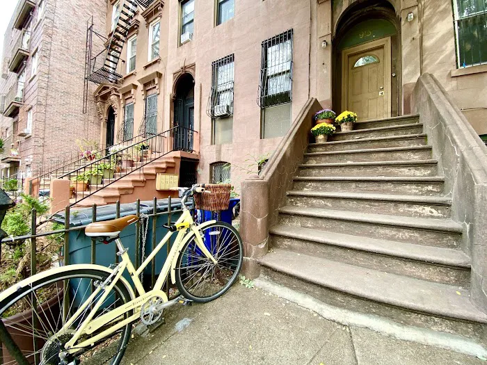 Pear NYC Picture 1