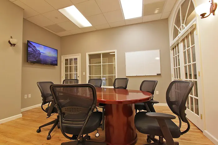 Select Office Suites - Office Space NYC Picture 4