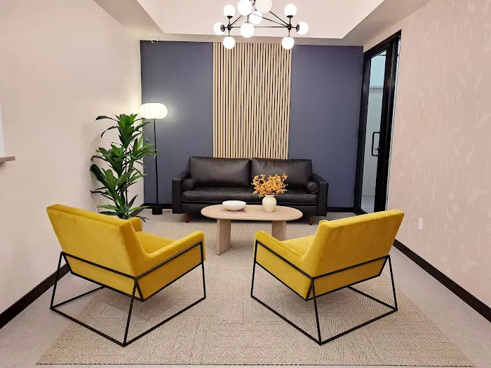 Broadway Suites LLC Picture 9