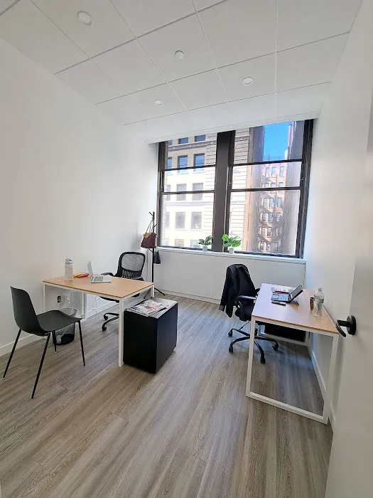Broadway Suites LLC Picture 3