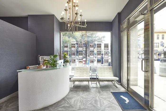 Daniel Gale Sotheby's International Realty (Park Slope Office - Brooklyn) Picture 2