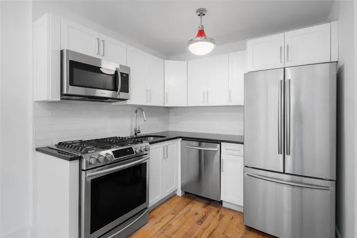 Corner Realty Group Picture 2