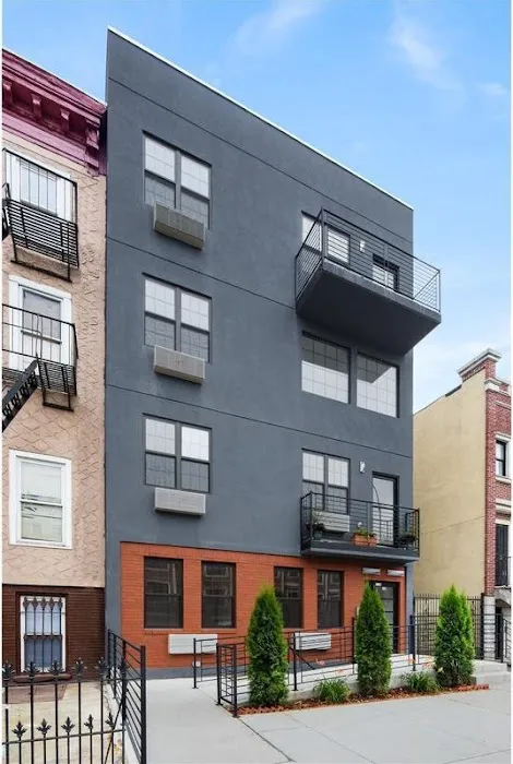 Corner Realty Group Picture 8