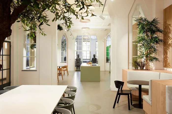 Unique Workspaces Picture 7