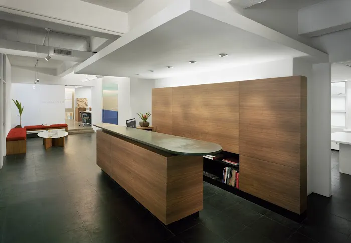 144 East 44th Street Picture 2