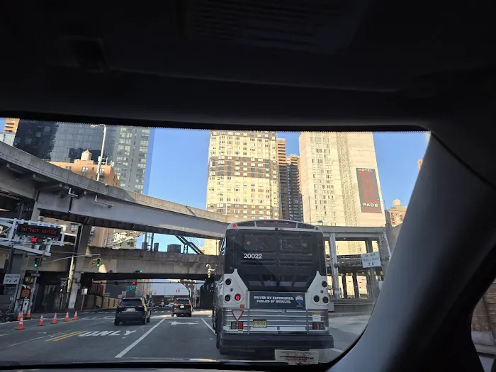 420 West 42nd Street Picture 8