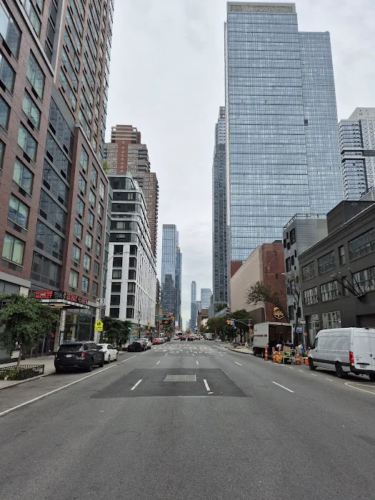 Gotham West Picture 3