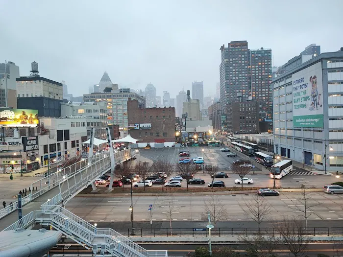 Gotham West Picture 8