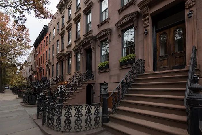 Engel & Volkers Brownstone Brooklyn - Cobble Hill Shop Picture 2