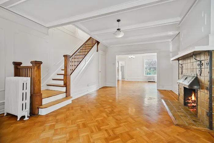 Peter Darnell Real Estate Picture 1