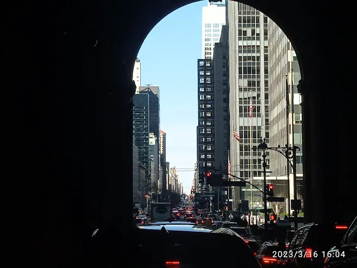 236 Fifth Avenue Picture 1