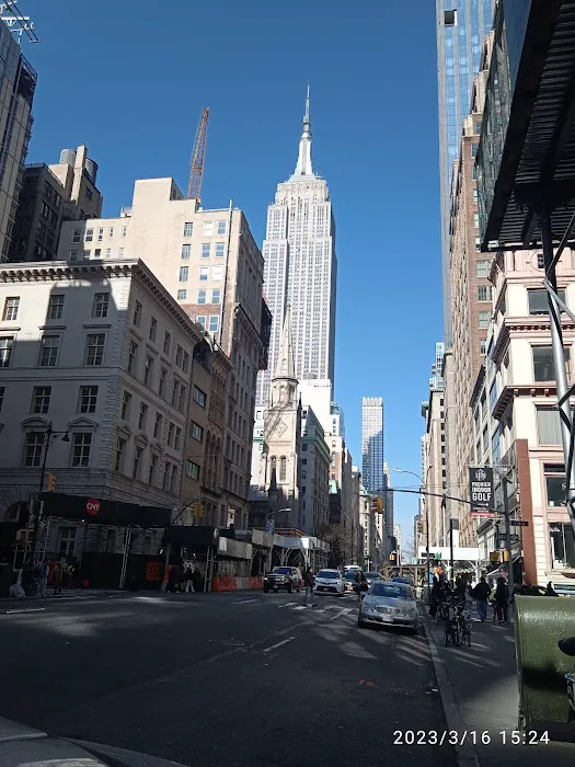 236 Fifth Avenue Picture 3