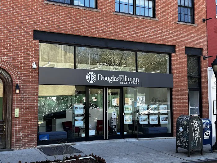 Douglas Elliman Real Estate Office in Boerum Hill Brooklyn, NY Picture 2