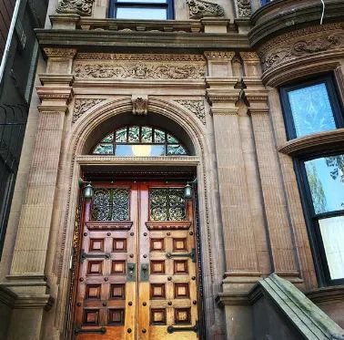 Douglas Elliman Real Estate Office in Brooklyn Heights in Brooklyn, NY Picture 2