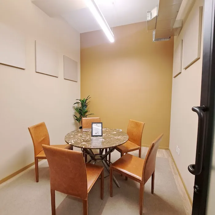 Broadway Suites LLC Picture 7