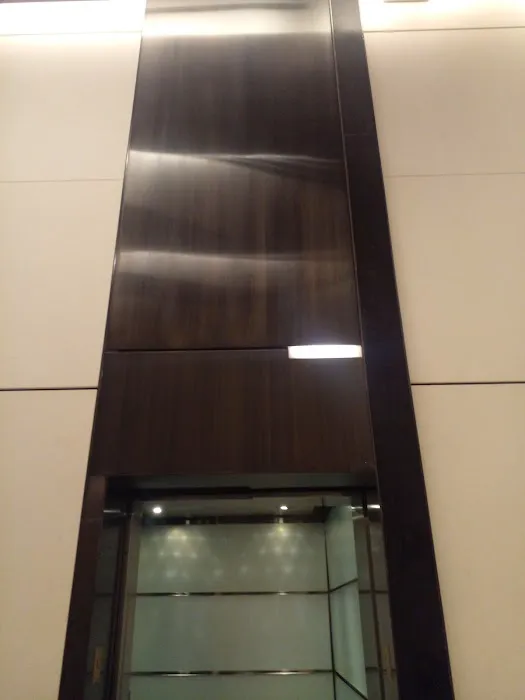 270 Madison LP Picture 4