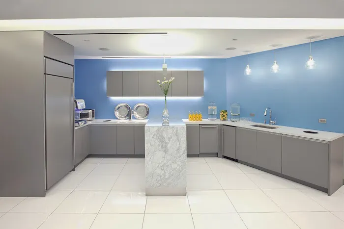 Emerge212 - NYC Full-Service Office Suites & Rentals - 125 Park Ave Picture 8