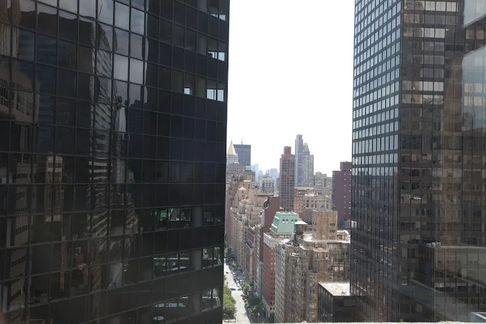 Emerge212 - NYC Full-Service Office Suites & Rentals - 125 Park Ave Picture 10