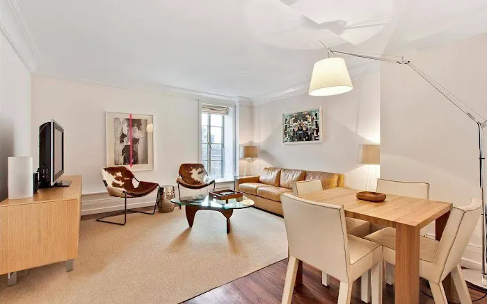 Gridiron Realty Picture 2