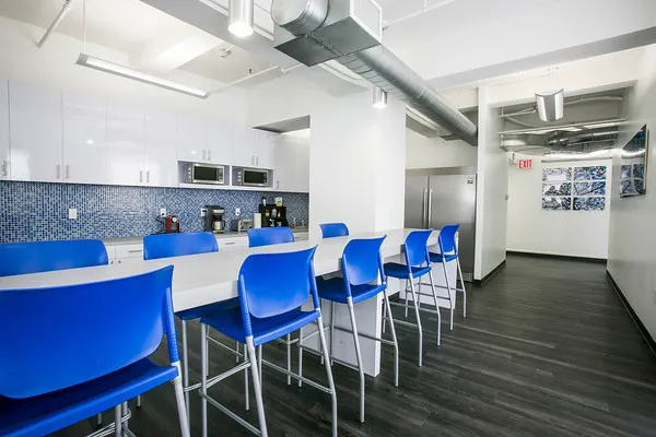 450 Seventh Avenue Picture 10