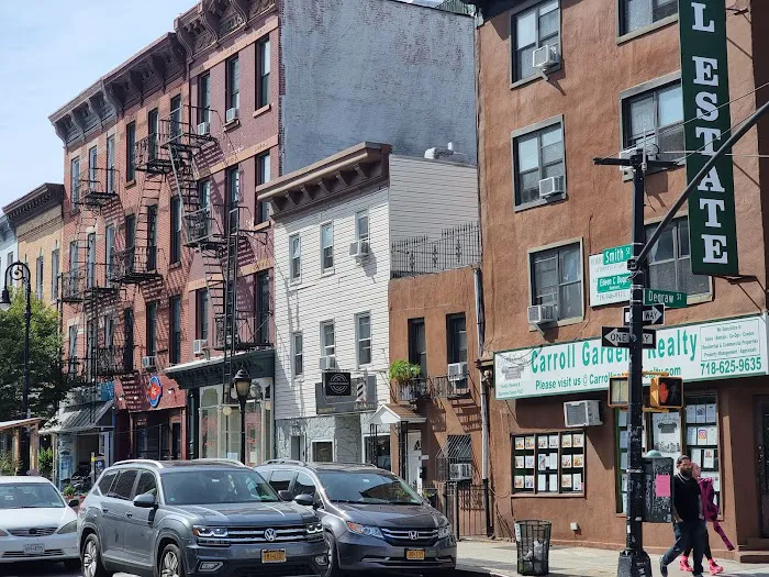 Carroll Gardens Realty Picture 7