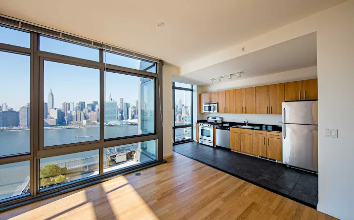 Avalon Riverview Picture 2