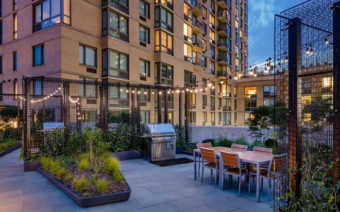 Avalon Riverview Picture 4