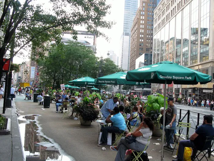 Broadway 32 St Realty Corporation Picture 1