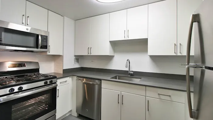 West 54th Apartments Picture 3