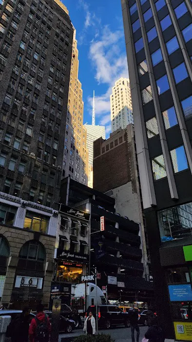 550 Seventh Ave Picture 3
