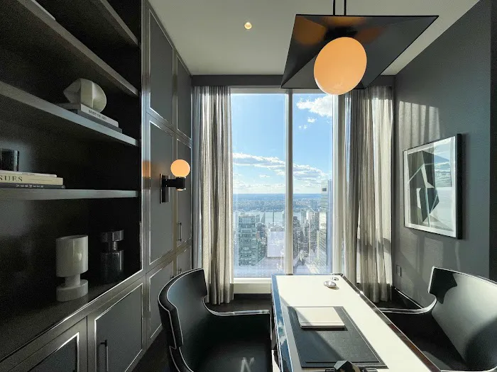 Nine Speed Realty Picture 1