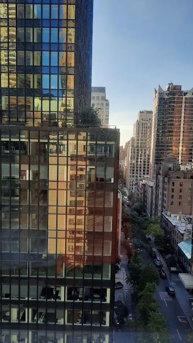 825 Third Ave Picture 5