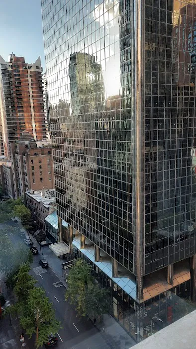 825 Third Ave Picture 4