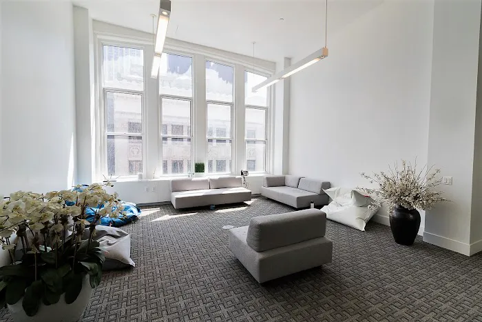 Jay Suites Fifth Avenue - NYC Office Space & Meeting Room Rentals Picture 6