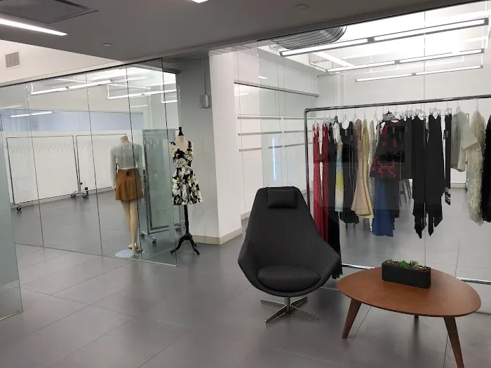 525 Seventh Avenue Picture 1