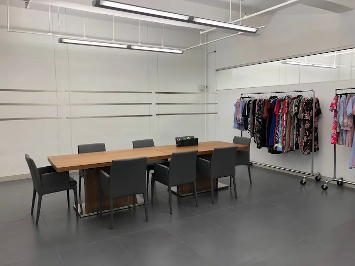 525 Seventh Avenue Picture 2
