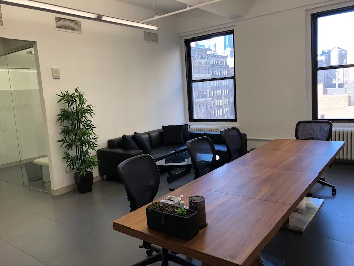 525 Seventh Avenue Picture 6