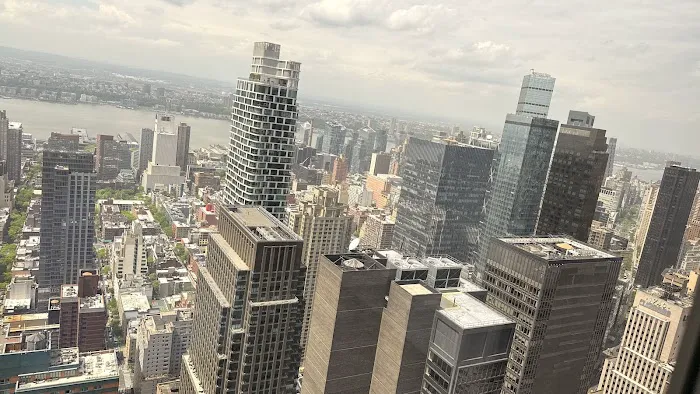 787 Seventh Avenue Picture 1