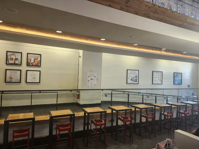 Bevmax Office Centers - Midtown West Picture 2