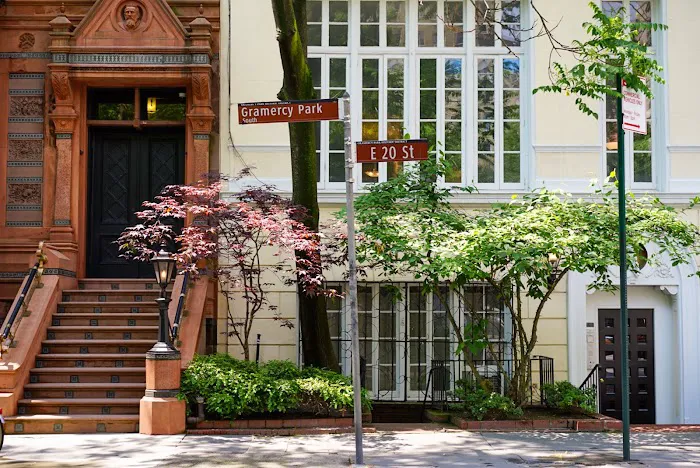 Elegran Real Estate Picture 10