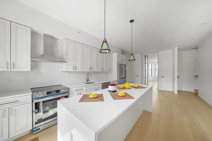 Kings County Realty Picture 8